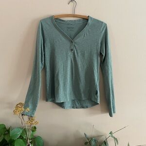 Patagonia Women's Mainstay Henley Long Sleeve Shirt-Hemlock Green - Size S